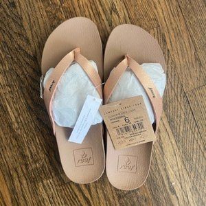 **SOLD** REEF WOMEN'S FLIP FLOP / SANDAL 🔸🟠